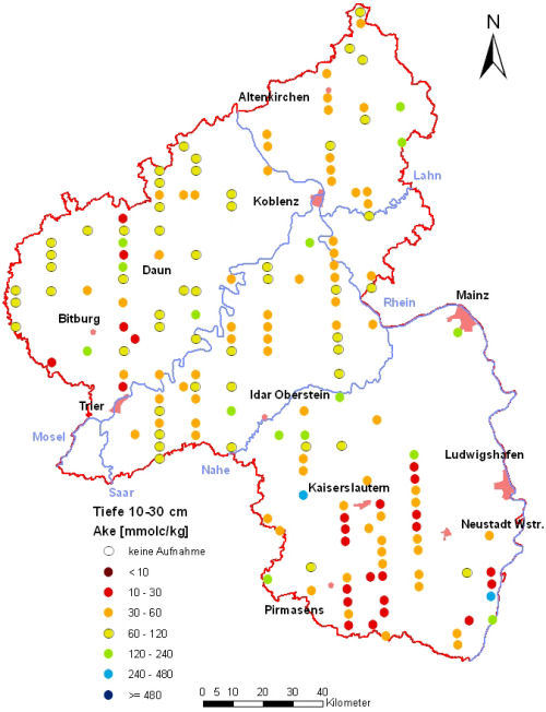 Landesweite Übersichtskarte Rheinland-Pfalz der BZE II, Austauschbare Kationen AKe (AKt) (Mineralboden, Tiefenstufe 10-30 cm; ökochemische Klassen)